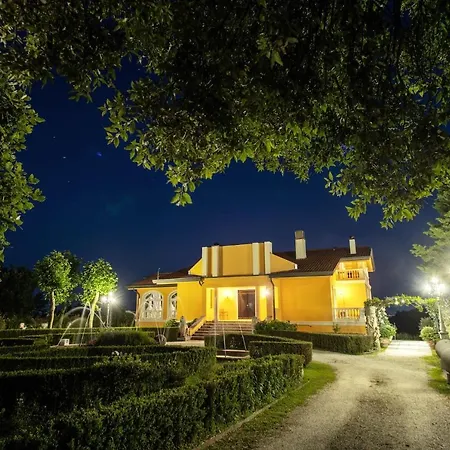 Alfresco Luxury With Heated Pool Villa *