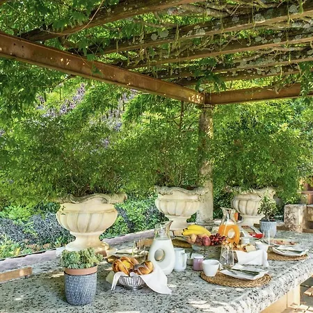 Вилла Alfresco Luxury With Heated Pool