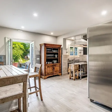 Вилла Alfresco Luxury With Heated Pool *