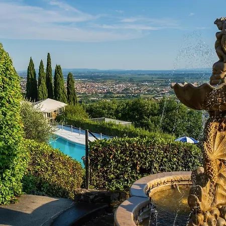 Alfresco Luxury With Heated Pool Вилла *