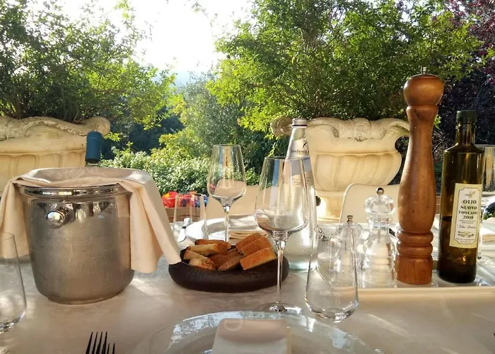 Alfresco Luxury With Heated Pool ヴィラ モンテカティーニ・テルメ