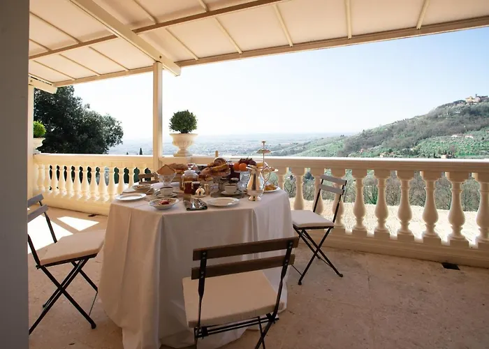 Alfresco Luxury With Heated Pool ヴィラ モンテカティーニ・テルメ