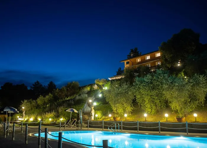 Alfresco Luxury With Heated Pool ヴィラ *