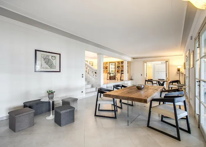 Alfresco Luxury With Heated Pool * モンテカティーニ・テルメ