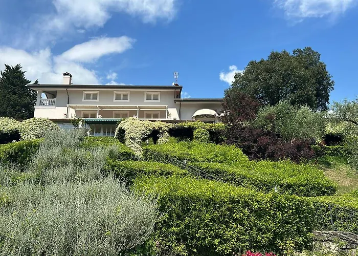 Alfresco Luxury With Heated Pool * モンテカティーニ・テルメ