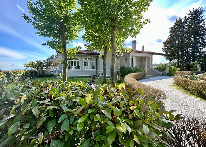 Alfresco Luxury With Heated Pool ヴィラ モンテカティーニ・テルメ