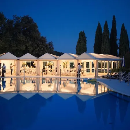 Alfresco Luxury With Heated Pool Villa